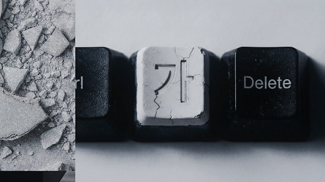 "Ga" in Hangeul, which means "go," is featured in Blackpink's music video for "Go." (YG Entertainment)