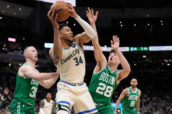 야니스는 이날 경기에서 복귀전을 치렀다. 사진= Getty Images/AFP= 연합뉴스 제공