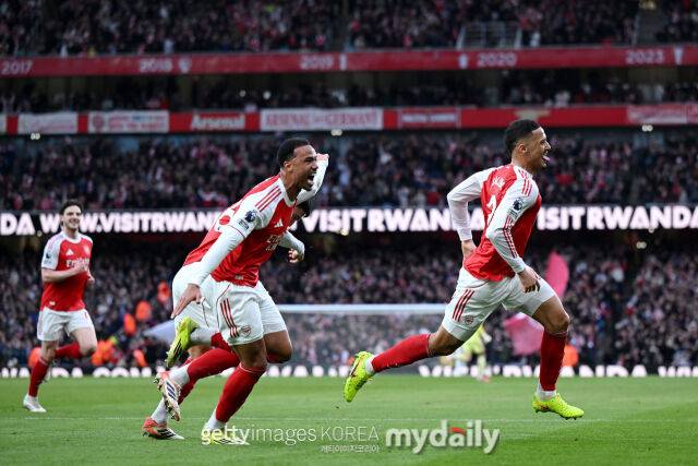 득점 후 기뻐하는 아스널 선수들./게티이미지코리아