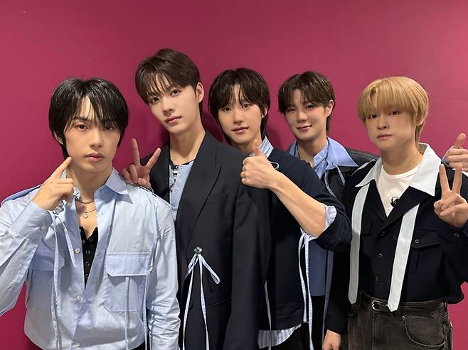 지난달 26일 첫 번째 미니앨범 '스틸 : 아이'로 컴백한 그룹 어센트. 어센트 공식 트위터