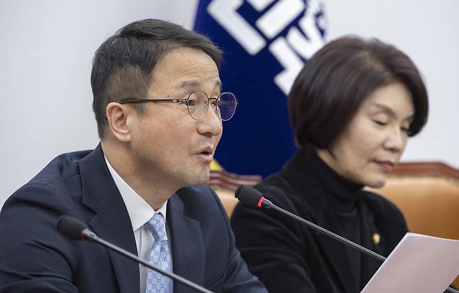 한병도 더불어민주당 원내대표가 3일 국회에서 열린 원내대책회의에서 발언하고 있다. ⓒ연합뉴스