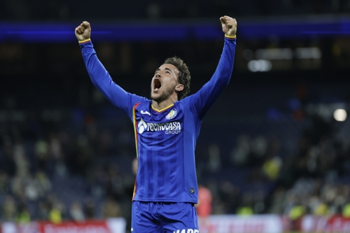 헤타페 루이스 밀라가 3일 레알 마드리드전 승리 후 두 팔을 번쩍 들어 기뻐하고 있다. EPA연합뉴스