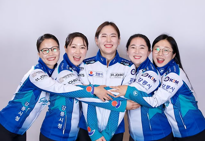 여자 컬링 ‘팀킴’이 2일 공식 해체를 선언했다. 팀킴 공식 SNS