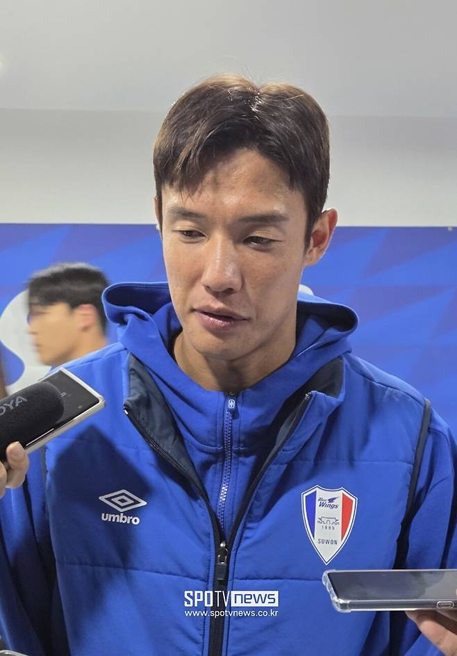 ▲ 수원삼성 홍정호는 28일 수원월드컵경기장에서 열린 서울이랜드와 하나은행 K리그2 2026 개막전에서 중앙 수비수로 90분 풀타임을 뛰며 2-1 역전승에 기여했다.