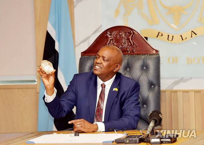 2024년 총선에서 패배하자 신속하게 승복을 선언하고 정권을 이양한 모퀘에치 마시시 보츠와나 전 대통령 [신화 연합뉴스 자료사진. 재판매 및 DB 금지]
