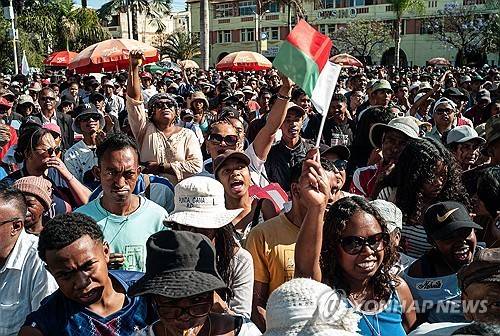 2025년 10월 마다가스카르의 Z세대 주도 시위대  [EPA 연합뉴스 자료사진. 재판매 및 DB 금지]