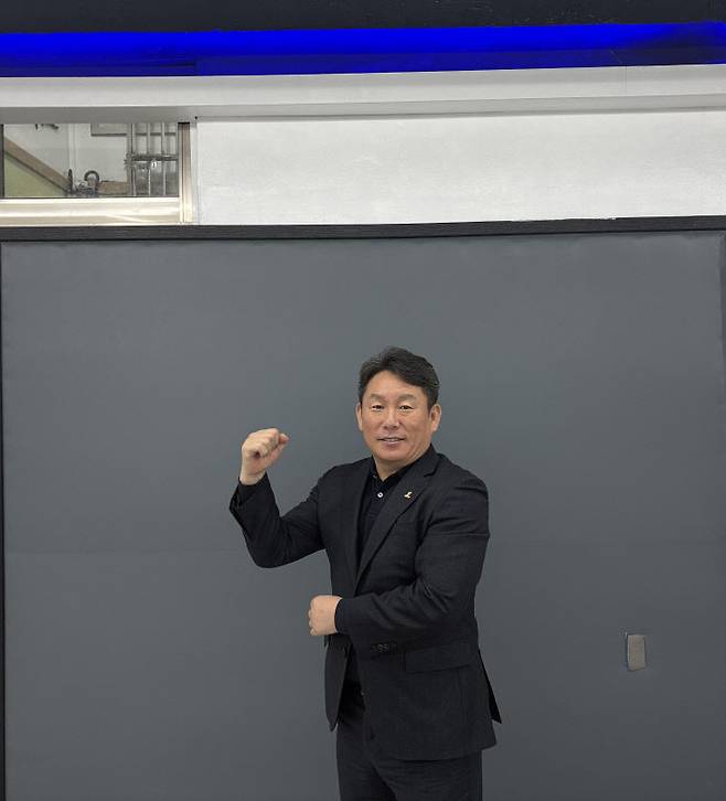 박상환 대전시합기도협회 회장이 대전 서구 갈마동 소재 한 체육관에서 포즈를 취하고 있다.(사진=심효준 기자)