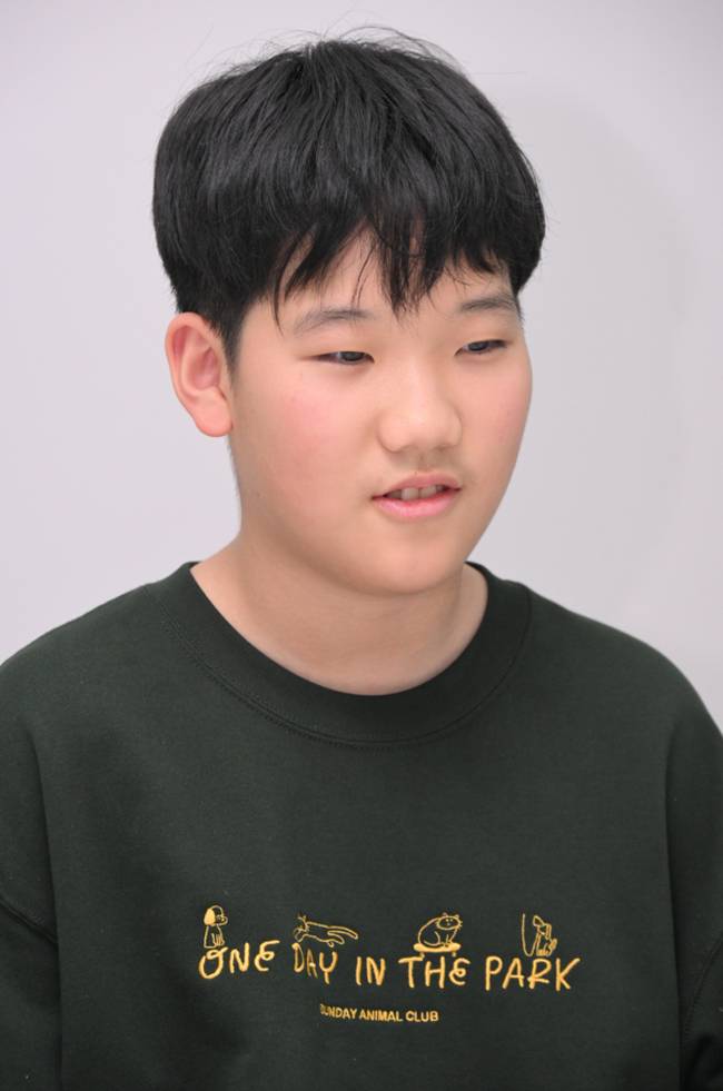 인터뷰에 응하고 있는 안유겸 학생. /김구연 기자