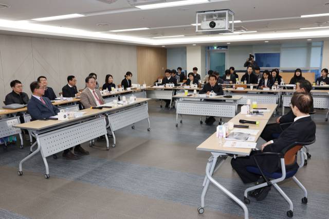 낙동강협의회가 최근 양산비즈니스센터에서 ‘낙동강권 발전 전략 수립’ 용역 최종 보고회를 갖고 있다. 양산시 제공