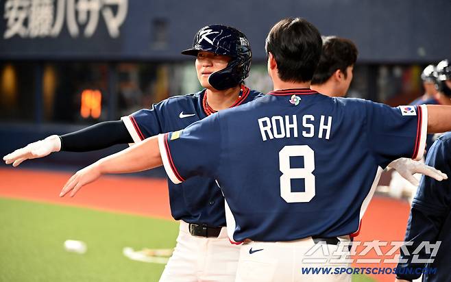 3일 일본 오사카 교세라돔에서 열린 WBC(월드베이스볼클래식) 한국과 오릭스 버팔로스의 경기. 2회초 2사 1,3루 김도영이 3점홈런을 치고 노시환과 기뻐하고 있다. 오사카(일본)=허상욱 기자wook@sportschosun.com/2026.03.03/