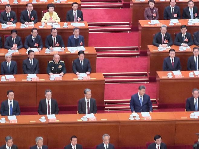 4일 오후 베이징 인민대회당에서 개막한 전국정치협상회의 개막식에서 시진핑 중국국가주석이 주석단에 앉아 있다. 베이징=신경진 특파원