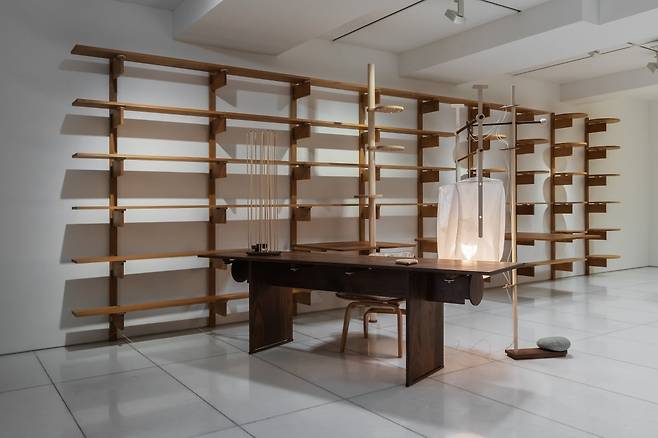 쉼의 테이블이 있는 전시장 전경. 아라리오갤러리 제공.