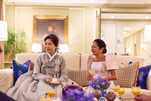 이재명 대통령과 필리핀을 국빈 방문 중인 김혜경 여사가 3일 마닐라 말라카냥궁 인근 영빈관에서 루이즈 아라네타 마르코스 여사와 친교일정을 하고 있다. 연합뉴스