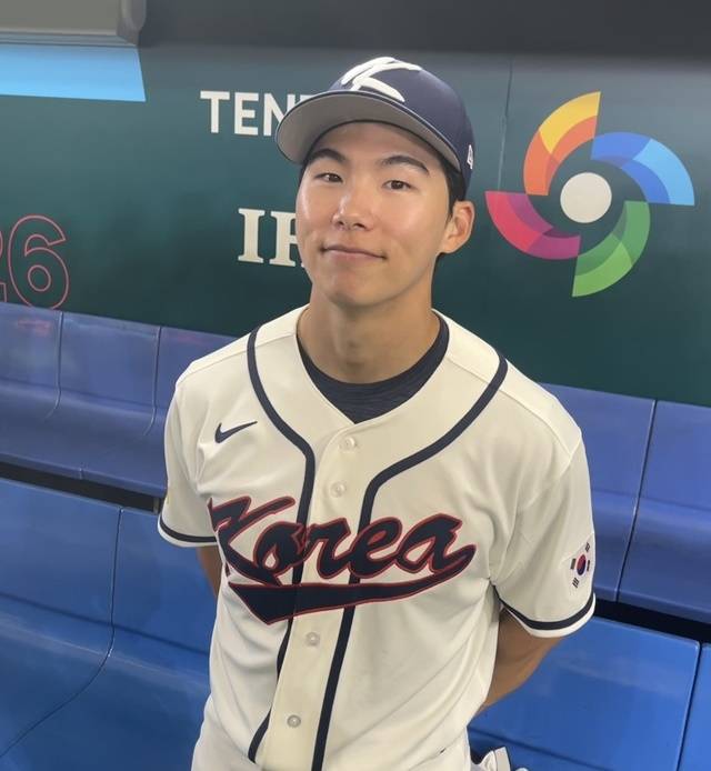 2026 월드베이스볼클래식(WBC) 한국 야구대표팀 내야수 김혜성(미국 프로야구 메이저리그(MLB) 로스앤젤레스 다저스)이 4일 일본 도쿄돔에서 대표팀 공식 훈련을 마친 뒤 인터뷰하고 있다. 사진=연합뉴스