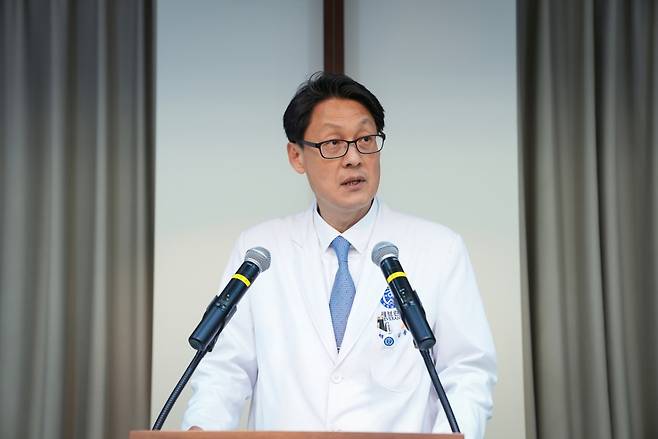 4일 강남세브란스병원 대강당에서 열린 제16대 병원장 취임식에서 김용욱 신임 병원장이 취임사를 말하고 있다. /사진=강남세브란스병원