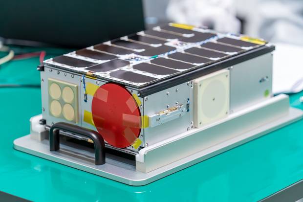 2025년 11월 한컴인스페이스의 소형 인공위성 세종 4호가 누리호에 탑재되고 있다. 사진 제공=항공우주연구원