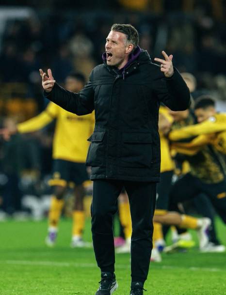 롭 에드워즈 울버햄튼 감독. /사진=울버햄튼 공식 SNS 갈무리