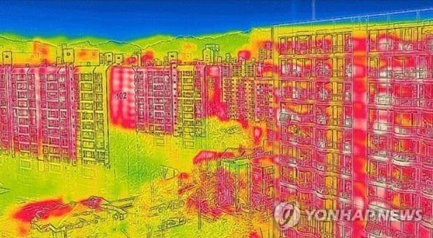 겨울철 열화상 카메라로 촬영한 서울 노원구의 한 아파트 단지 [연합뉴스 자료사진]