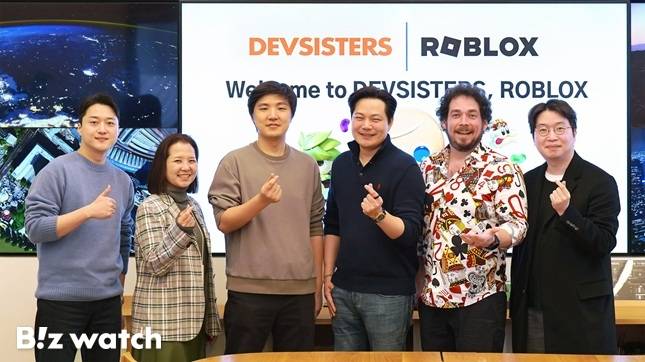 지난 달 로블록스 본사와 한국지사 임직원들은 데브시스터즈 본사를 찾아 프로젝트 현황과 미래 계획을 공유했다./사진=데브시스터즈