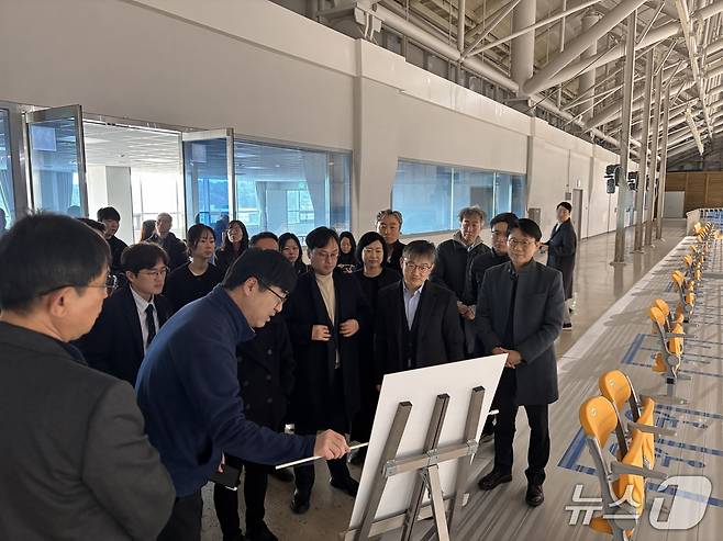 강릉시는 5일 국토교통부와 강원특별자치도, 2026 강릉 ITS 세계총회 조직위원회, 한국도로공사, ITS Korea, 현대자동차 등 7개 핵심 기관이 참여한 현장점검 및 유관기관 합동회의를 개최했다.(강릉시 제공, 재판매 및 DB 금지) 2026.3.5/뉴스1