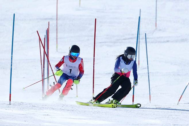 최사라와 어은미 가이드. 대한장애인체육회 제공