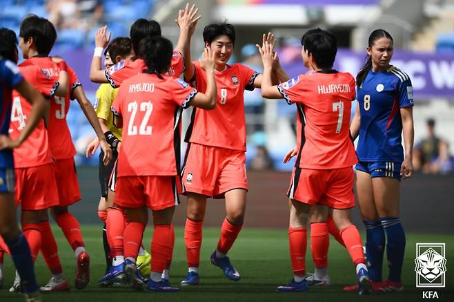 기뻐하는 한국 여자 축구대표팀. KFA 제공