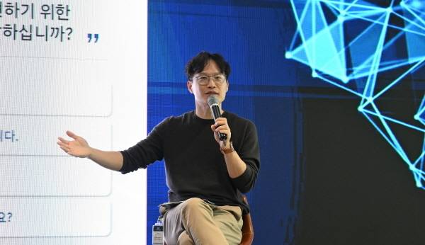 AVP본부 박민우 사장이 타운홀 미팅에서 메시지를 전달하는 모습 [사진 제공=현대차그룹]