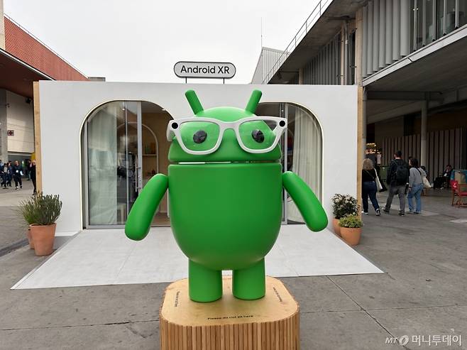 MWC26의 구글 AI 글래스 체험부스/사진=윤지혜 기자
