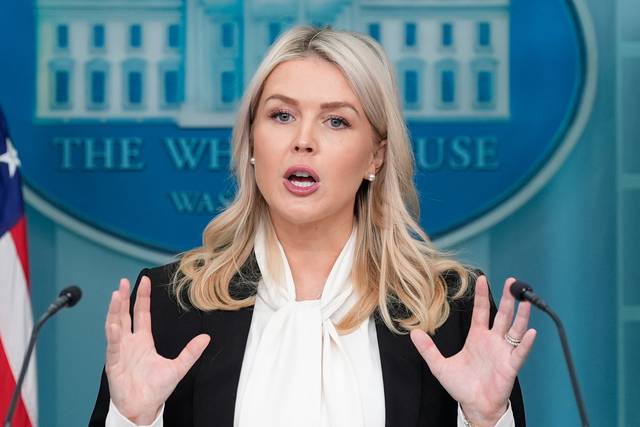 미국 백악관 캐롤라인 레빗 대변인이 3일(현지시간) 워싱턴 DC 백악관에서 브리핑을 하고 있다. AP통신 연합뉴스