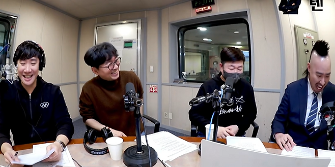 유튜브 채널 ‘코빨간배춘기 [배성재의 텐] 화면.