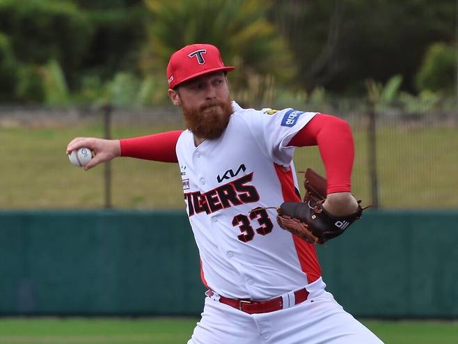 ▲ KIA 선발로 나서 2이닝 2실점을 기록한 아담 올러 ⓒKIA타이거즈