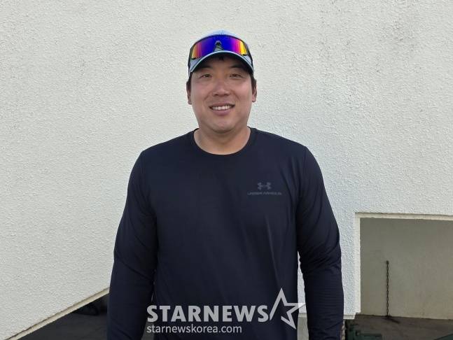 KT 김현수가 지난달 26일 일본 오키나와현 우루마 구시카와 야구장에서 열린 2026 KT 스프링캠프 훈련을 마치고 인터뷰에 응했다. /사진=김동윤 기자