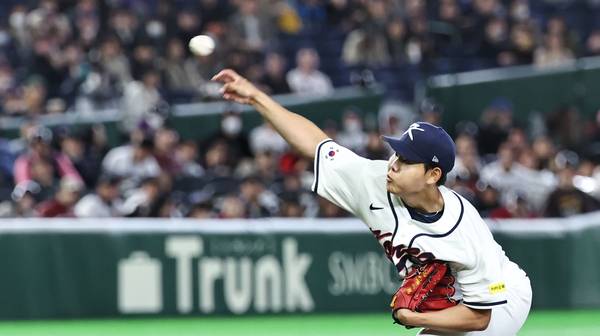 5일 일본 도쿄돔에서 열린 2026 WBC 조별리그 C조 1차전 대한민국과 체코의 경기. 한국 선발 투수 소형준이 역투하고 있다./연합뉴스