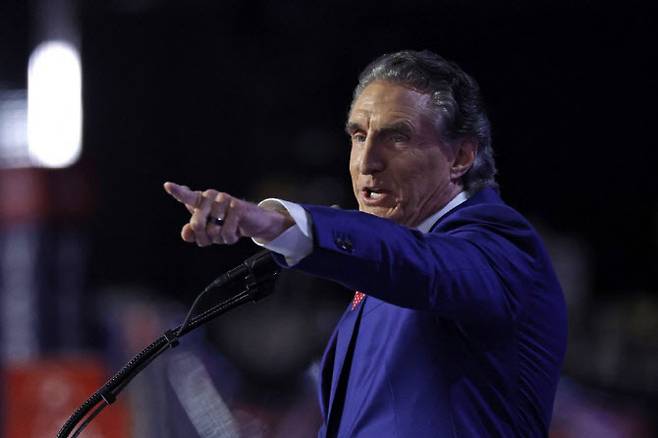 더그 버검 미 내부장관 (사진=AFP)