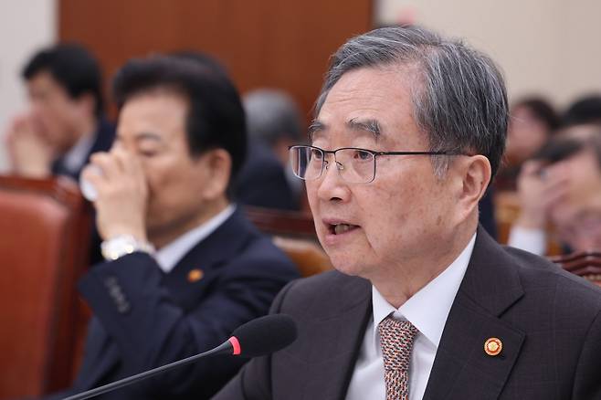 조현 외교부 장관이 6일 서울 여의도 국회에서 열린 외교통일위원회 전체회의에서 중동 상황 관련 의원 질의에 답변하고 있다. ⓒ 뉴스1