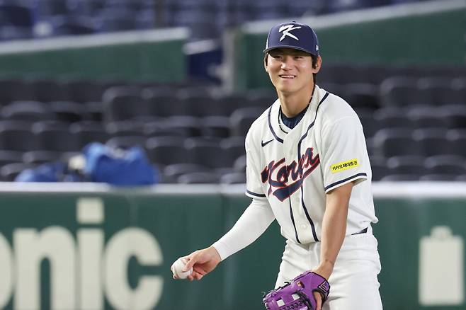 <yonhap photo-4695="">월드베이스볼클래식(WBC) 개막을 하루 앞둔 4일 일본 도쿄돔에서 한국 대표팀 김도영이 훈련하고 있다. 2026.3.4 [연합뉴스]</yonhap>
