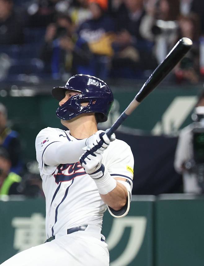 <yonhap photo-7024="">5일 일본 도코돔에서 열린 2026 월드베이스볼클래식(WBC) 조별리그 C조 1차전 한국과 체코의 경기. 3회초 1사 한국 셰이 위트컴이 솔로 홈런을 치고 있다. 2026.3.5 [연합뉴스]</yonhap>