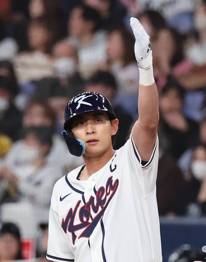 <yonhap photo-3767=""> 대표팀 주축 이정후. [사진 연합뉴스]</yonhap>