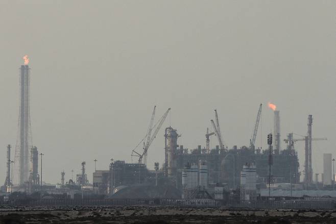 QatarEnergy's liquefied natural gas production facilities in Ras Laffan Industrial City, Qatar, on March 2 [REUTERS/YONHAP]
