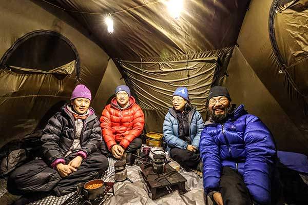 &nbsp;(왼쪽부터) 박정은, 은문기, 김민정, 오진곤 백패커.