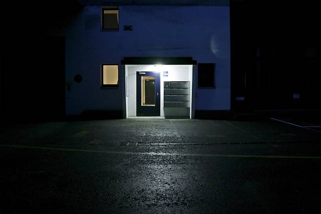 스위스 슈베르첸바흐 마을에 있는 의사조력자살 지원 단체 ‘디그니타스’의 건물 입구. ⓒEPA