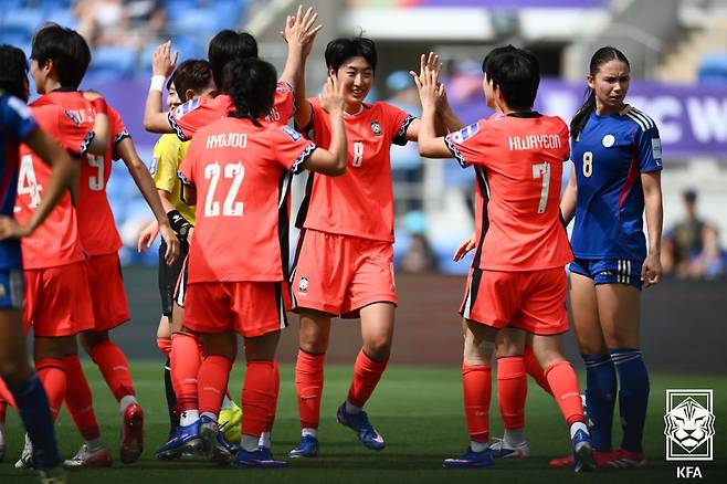 2026 AFC 여자 아시안컵 조별리그 2차전 필리핀전에서 득점 성공 이후 기뻐하고 있는 대한민국 여자축구 대표팀 선수들. /사진=대한축구협회 제공