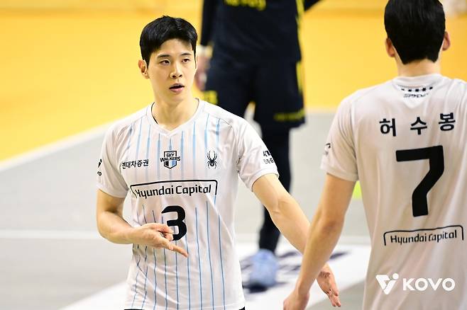 현대캐피탈의 세터 황승빈(왼쪽) [한국배구연맹 제공. 재판매 및 DB 금지]