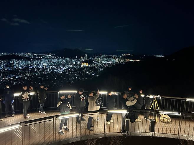 용마산 스카이워크의 밤 [중랑구 제공. 재판매 및 DB 금지]