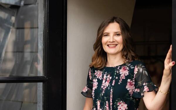 캣 레더리(Kat Lederle) 박사는 수면 개선 성분에 대한 추가 연구가 필요하다고 주장한다. [출처=BBC]