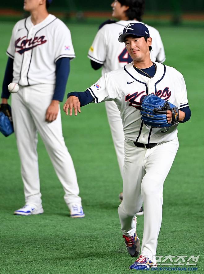 4일 일본 도쿄돔에서 열린 WBC(월드베이스볼클래식) 한국 대표팀의 공식훈련. 고영표가 수비훈련을 하고 있다. 도쿄(일본)=허상욱 기자wook@sportschosun.com/2026.03.04/
