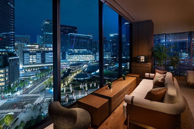 호텔에서 감상할 수 있는 우메다의 야경