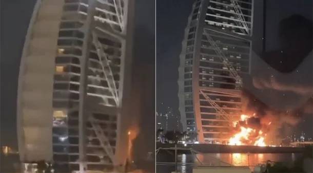 아랍에미리트(UAE) 두바이의 랜드마크인 부르즈 알아랍 호텔에 불이 난 모습. [X]
