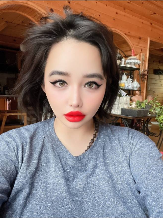 박봄이 6일 SNS에 올린 셀피 사진. / 사진=박봄 인스타그램