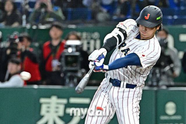 7일 일본 도쿄돔에서 열린 2026 월드 베이스볼 클래식(WBC) 조별리그 한국-일본 경기. 일본 오타니가 5회말 1사에 안타를 치고 있다./도쿄(일본)=한혁승 기자 hanfoto@mydaily.co.kr